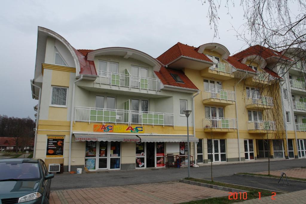 Lilla Wellnessapartman Zalakaros Exterior photo