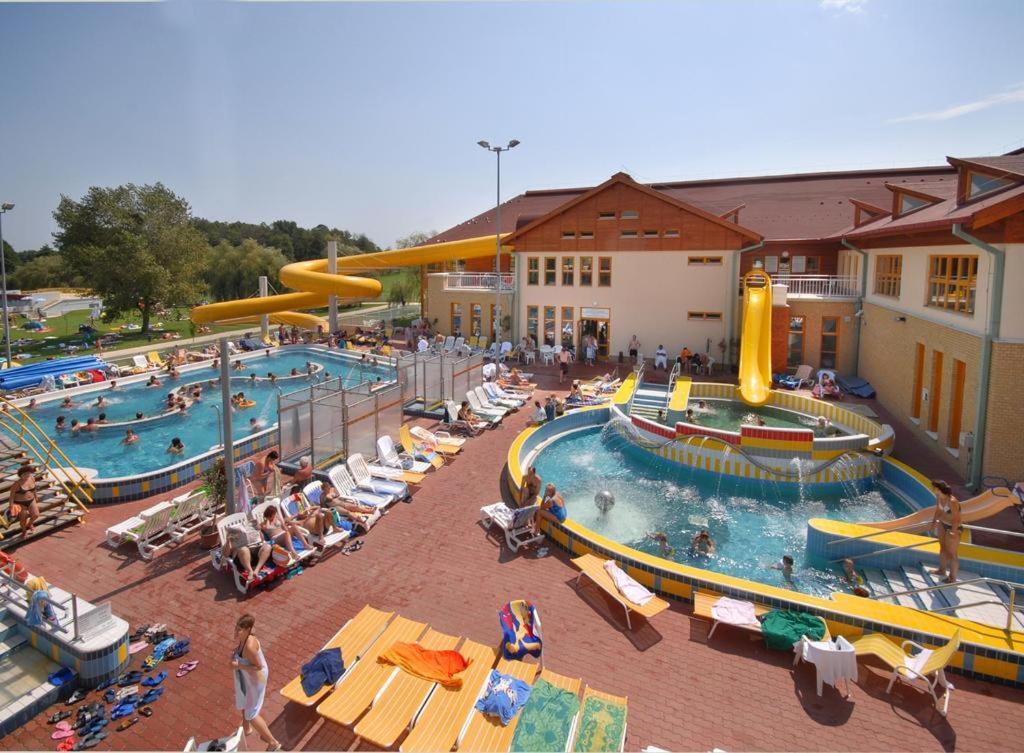 Lilla Wellnessapartman Zalakaros Exterior photo